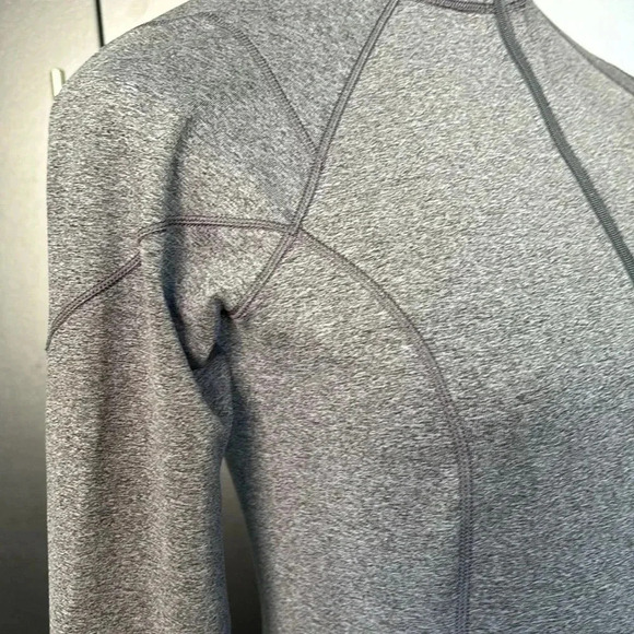 Reebok Play Warm quarter zip pull over thumb hole sleeve, Heather gray - S - Picture 5 of 13